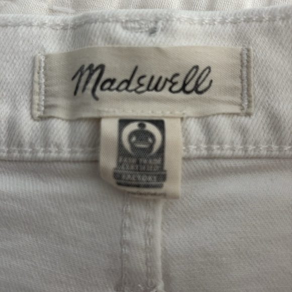Madewell white denim shorts. Size 30 - Picture 3 of 12